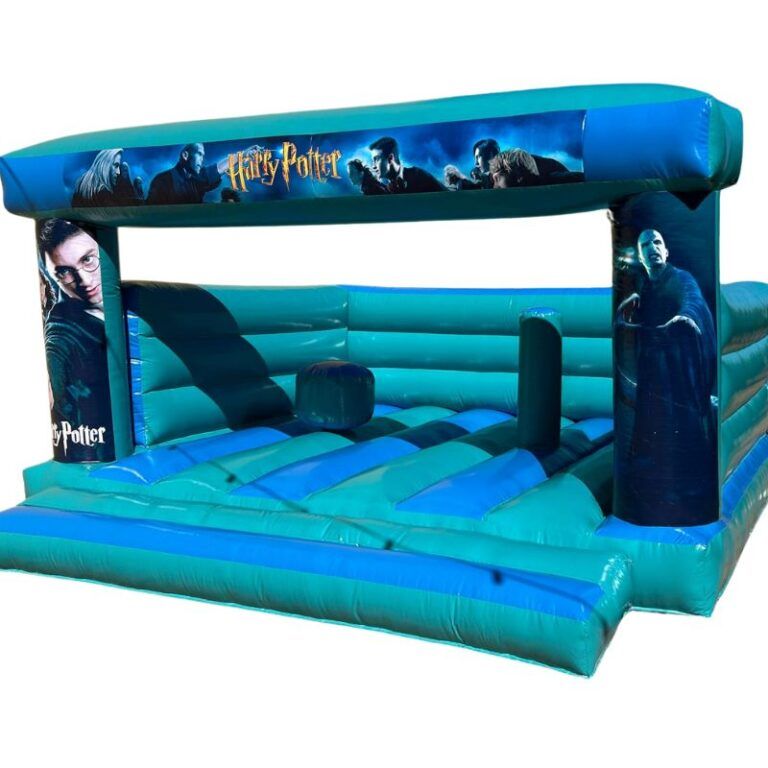 Castillo hinchable de alquiler con temática harry potter azul